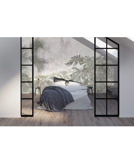 Fototapeta na wymiar z delikatnym motywem tropikalnych liści na jasnym, przecieranym tle, naturalna dekoracja ścienna studiograf